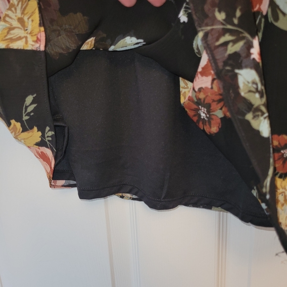 Sleeveless Mock Neck - Picture 3 of 7